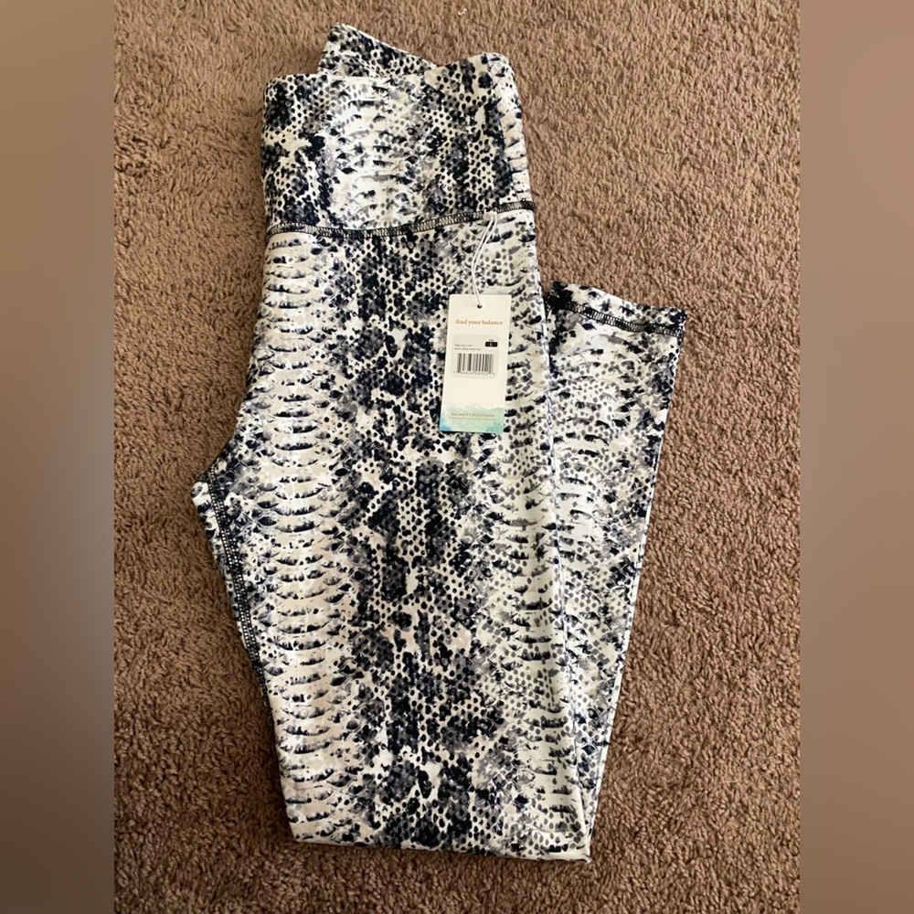 NWT Leggings